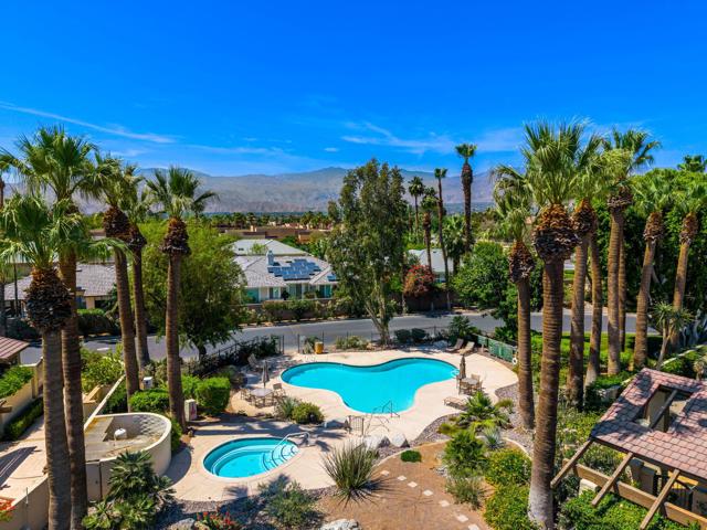 162 Lost River Drive, Palm Desert CA: https://media.crmls.org/mediaz/6e47eebe-c035-4e8f-9298-3d8a17c5c0f5.jpg