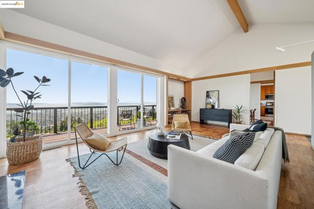 120 Hill Rd, Berkeley CA: https://media.crmls.org/mediaz/6e480dfe-abc4-4635-846c-146ae59cb8a5.jpg