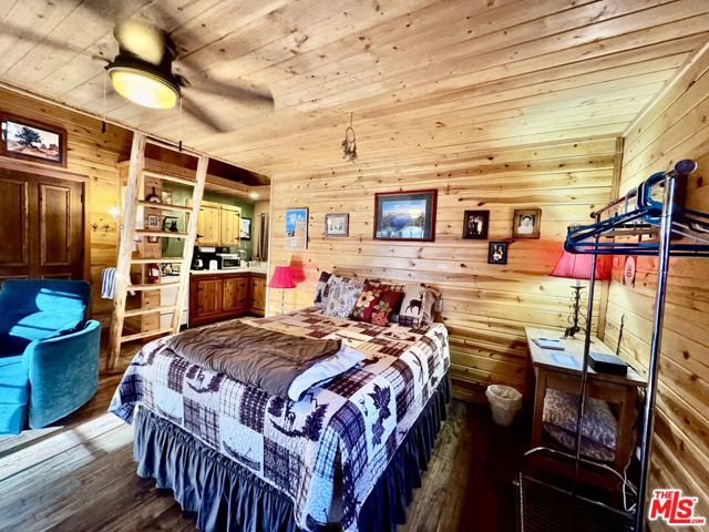 539 Lakewood Lane, Big Bear CA: https://media.crmls.org/mediaz/6e481e61-05b5-452c-90c2-722b2c386ed7.jpg