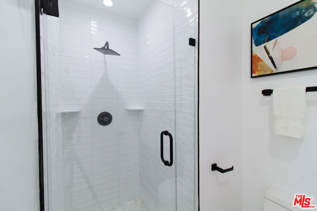 4068 Sutro Avenue photo 6