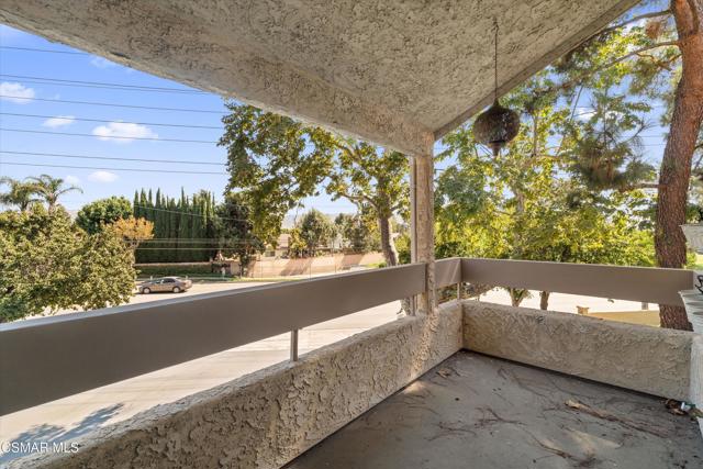 3306 Darby Street, Simi Valley CA: https://media.crmls.org/mediaz/6e4a8011-a33c-42fb-b661-2b305c25f733.jpg