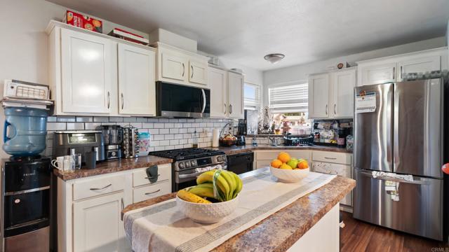 Image 4 of 13 For 2626 Coronado Ave Avenue 7