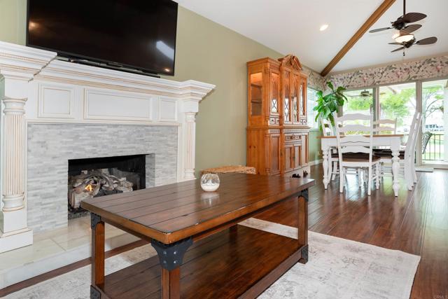 1564 Via Brisa Del Lago, San Marcos CA: https://media.crmls.org/mediaz/6e4b682a-5f25-475d-90a0-bd3d3b06b0f0.jpg