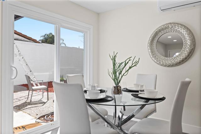 33143 Lake Garrison, Fremont CA: https://media.crmls.org/mediaz/6e4bd92e-8f89-46a0-a902-ea74567e2bde.jpg