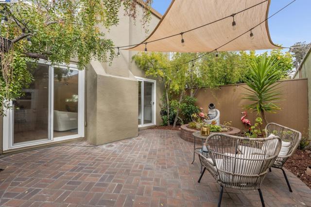 3109 La Campania, Alameda CA: https://media.crmls.org/mediaz/6e4bebc4-a6ae-4219-b70e-3e5c98798b0d.jpg