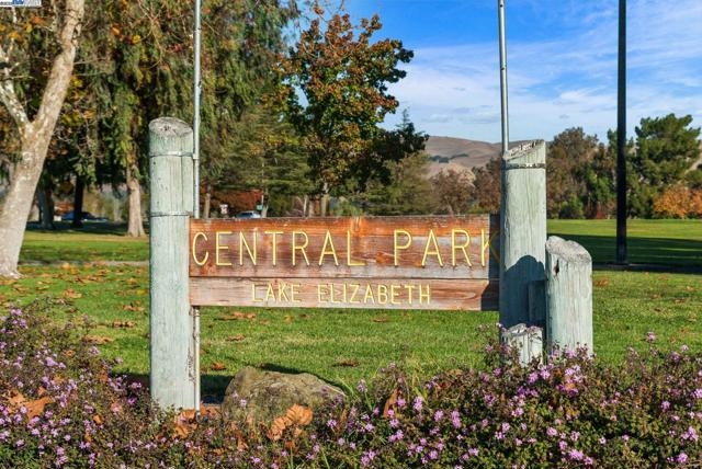 4403 Burke Way, Fremont CA: https://media.crmls.org/mediaz/6e4bf02e-c00e-4b8e-b103-0f18e68e1c46.jpg