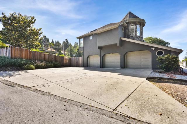 2295 Mcdonald Lane, Morgan Hill CA: https://media.crmls.org/mediaz/6e4c0d67-5ce9-494a-99dd-83d02a3fd317.jpg