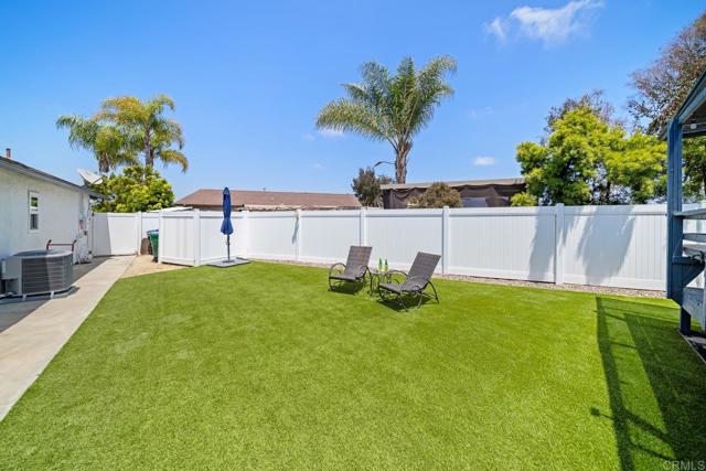3923 San Pablo Avenue, Oceanside CA: https://media.crmls.org/mediaz/6e4c4b60-7821-420c-937d-9e758af6b330.jpg
