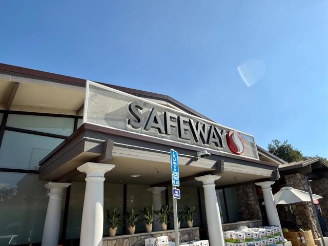 27602762 Byron Street, Palo Alto CA: https://media.crmls.org/mediaz/6e4c7dbe-1634-4088-814e-d231bcb993af.jpg