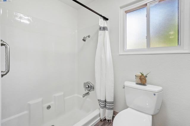 643 Contada Cir, Danville CA: https://media.crmls.org/mediaz/6e4c8ebc-cdd3-42b5-ac97-33056c8a0fde.jpg