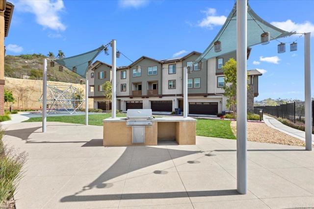 177 Mission Villas Rd, San Marcos CA: https://media.crmls.org/mediaz/6e4cceb9-ce1c-4c43-8b63-7ceb99a64c89.jpg