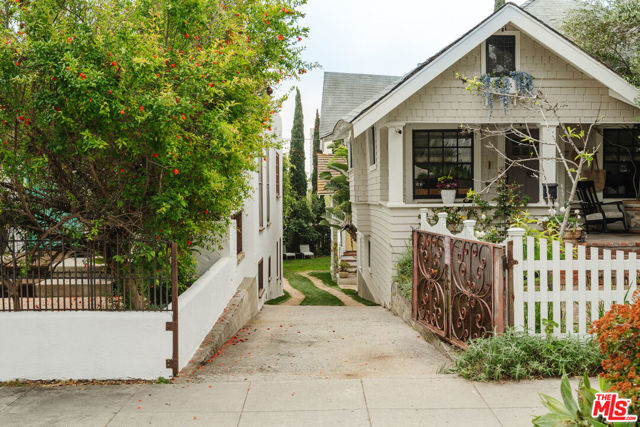 2116 3rd Street photo 2
