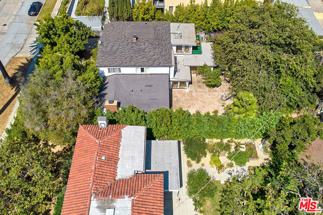 728 S Windsor Boulevard, Los Angeles CA: https://media.crmls.org/mediaz/6e4e3e53-1225-48e6-b2e9-54801deca2ea.jpg