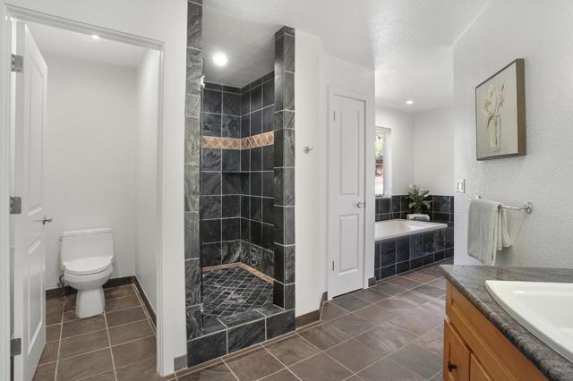415 Golden Oak Drive, Portola Valley CA: https://media.crmls.org/mediaz/6e4ea916-941a-40b6-b853-a6ce82fbbfd2.jpg