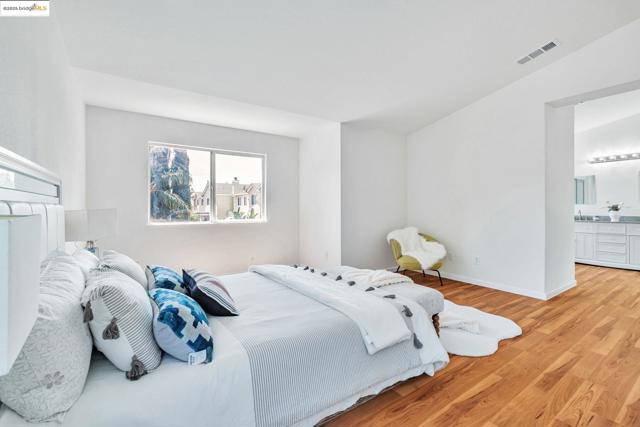 1261 King Loop, Tracy CA: https://media.crmls.org/mediaz/6e4fa21e-5e95-47cb-bcbb-1fe03f701085.jpg