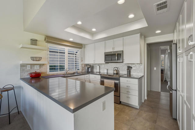 41809 Preston Trail, Palm Desert CA: https://media.crmls.org/mediaz/6e505e5d-d27e-4e72-9ec9-5db07581c7bc.jpg