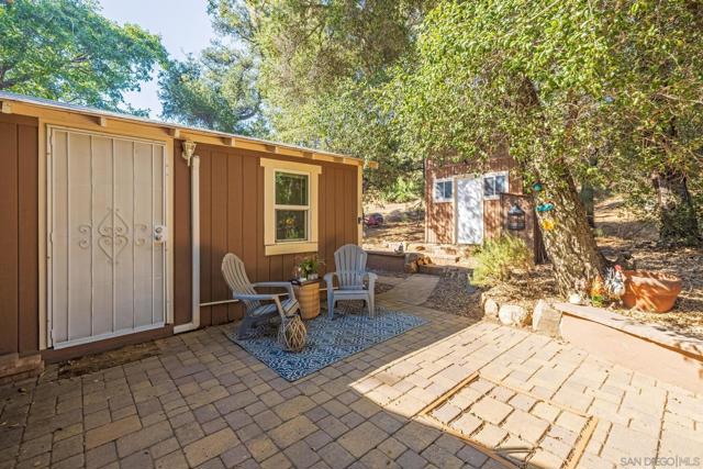 3221 Dolores Dr, Julian CA: https://media.crmls.org/mediaz/6e512d07-f3f6-4e4a-b979-f2a226e9a6f7.jpg