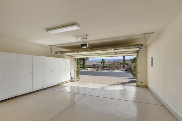 107 Via Bella, Rancho Mirage CA: https://media.crmls.org/mediaz/6e513203-3267-4b06-96d0-e7ac9532f46c.jpg
