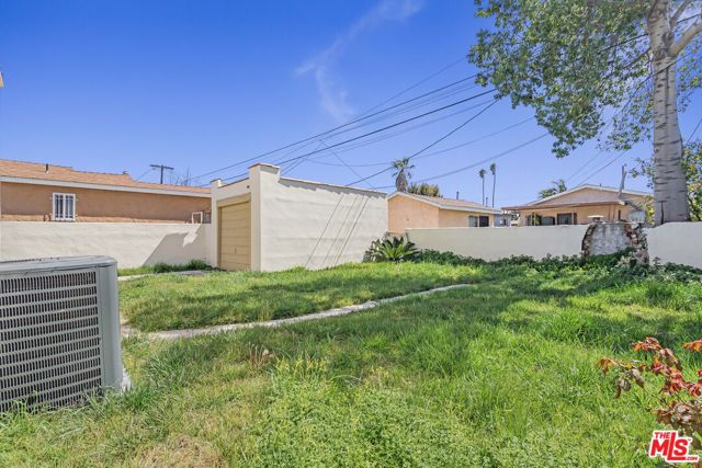 1622 W 66th Street, Los Angeles CA: https://media.crmls.org/mediaz/6e516140-f3af-4600-90af-39b755b696a5.jpg