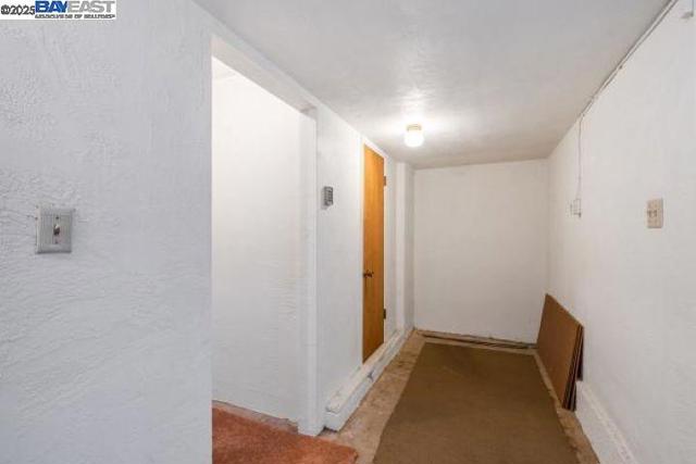 4120 Rhoda Ave, Oakland CA: https://media.crmls.org/mediaz/6e518c28-8858-469f-a206-d1b3c34dbd19.jpg
