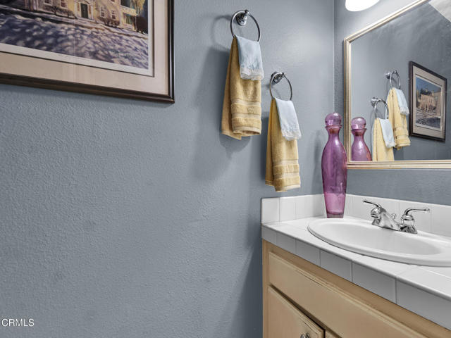 Detail Gallery Image 9 of 28 For 4525 Carpinteria Ave #C,  Carpinteria,  CA 93013 - 2 Beds | 2/1 Baths