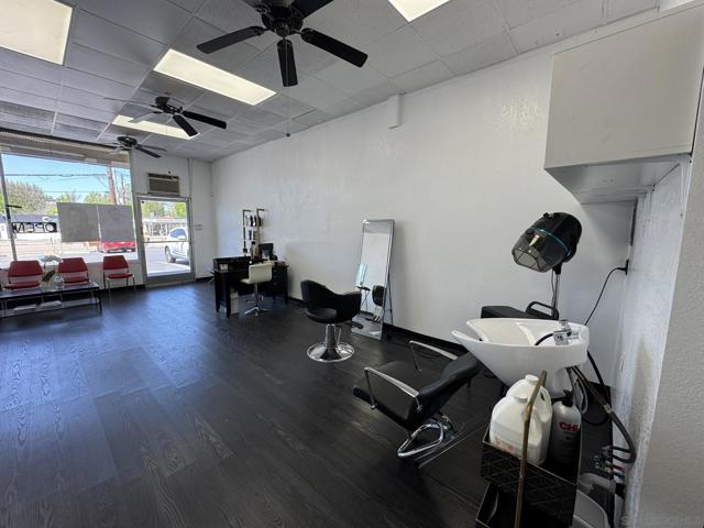 12243 Woodside Ave, Lakeside CA: https://media.crmls.org/mediaz/6e527171-4e60-47a9-8864-0cff73c03372.jpg