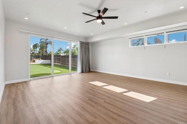 Detail Gallery Image 6 of 52 For 139 Almond Street #41,  Fallbrook,  CA 92028 - 5 Beds | 5/1 Baths