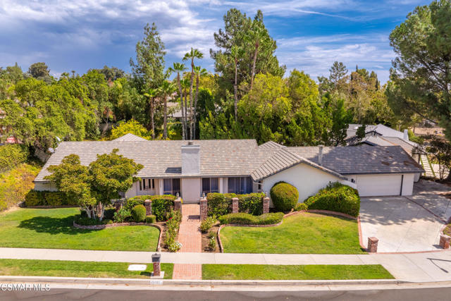 20027 Hiawatha Street, Chatsworth CA: https://media.crmls.org/mediaz/6e52f734-5b3a-4dea-90fc-4e4e7737e7e1.jpg