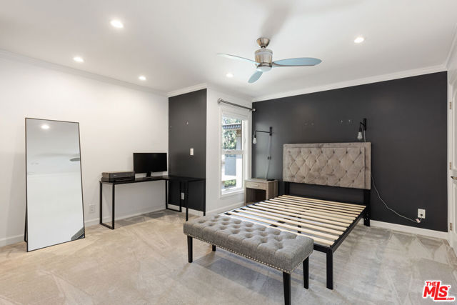 6708 Hillpark Drive, Los Angeles CA: https://media.crmls.org/mediaz/6e531391-305d-493e-a9a7-a74efaa695ba.jpg