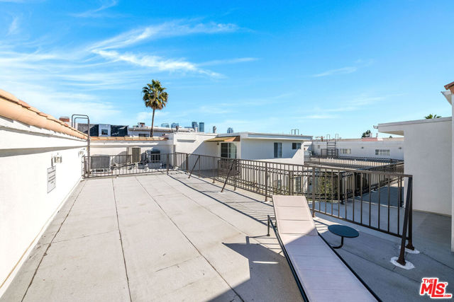 10630 Eastborne Avenue, Los Angeles CA: https://media.crmls.org/mediaz/6e533d13-7be1-4b51-943f-6a3baf472e55.jpg