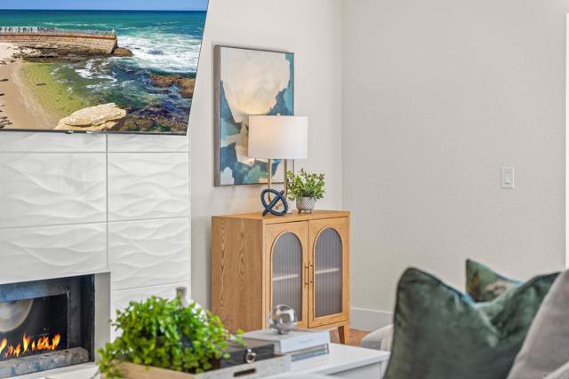 Detail Gallery Image 8 of 52 For 90 Montego Ct, Coronado,  CA 92118 - 2 Beds | 2/1 Baths