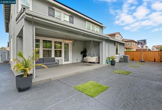 320 E Angelina Ave, Mountain House CA: https://media.crmls.org/mediaz/6e53bc81-2483-49f7-87e5-63f7c0ba6a0f.jpg