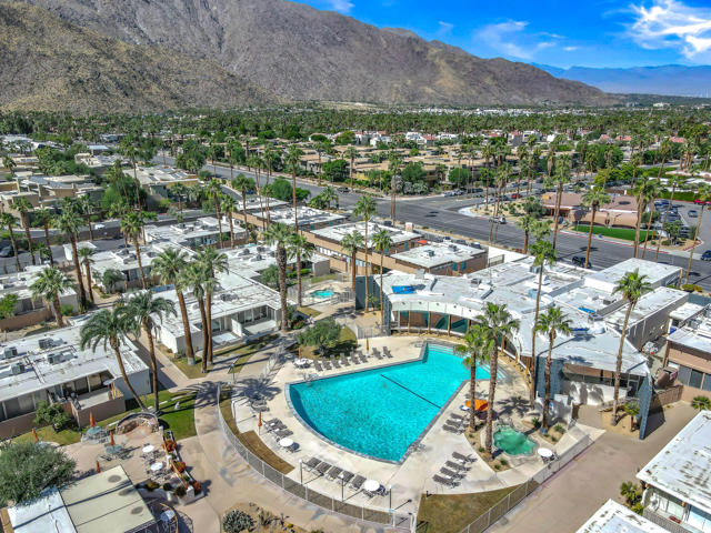 1111 E Palm Canyon Drive, Palm Springs CA: https://media.crmls.org/mediaz/6e53c009-43bf-464d-8137-46b2674edb02.jpg