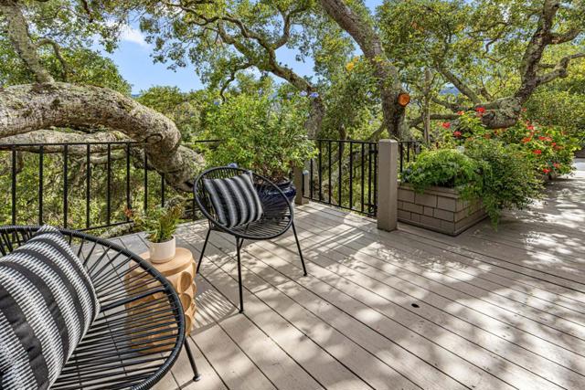 11 Hawk View, Portola Valley CA: https://media.crmls.org/mediaz/6e53f436-93b8-40a6-b14e-7bbd36b0ec28.jpg