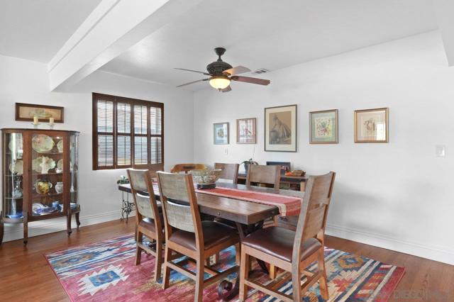 4386 Niagara Ave, San Diego CA: https://media.crmls.org/mediaz/6e543703-2587-49d2-accb-f07559702c4c.jpg