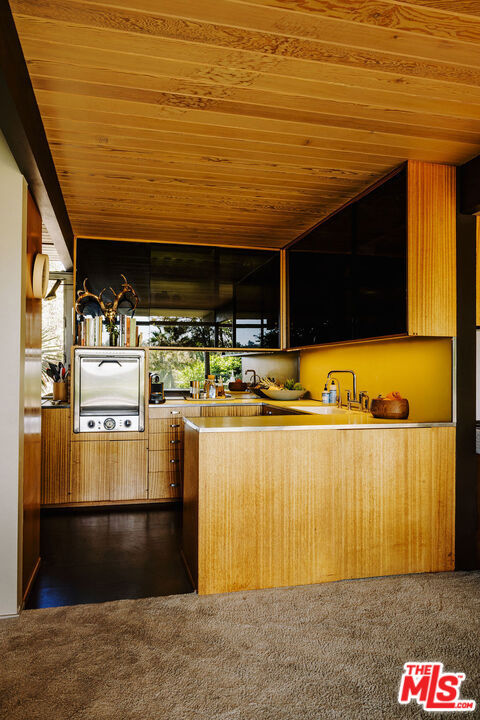 3319 Tareco Drive, Los Angeles CA: https://media.crmls.org/mediaz/6e54c4cf-ee9c-4f40-9173-4c774b268ed7.jpg