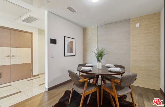 903 S New Hampshire Avenue, Los Angeles CA: https://media.crmls.org/mediaz/6e550e52-5172-491a-8917-84280f54b21b.jpg