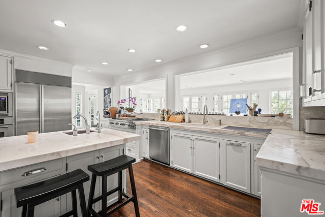 2558 Glendower Avenue, Los Angeles CA: https://media.crmls.org/mediaz/6e552aa5-9939-47ba-88ef-2934f126ed64.jpg