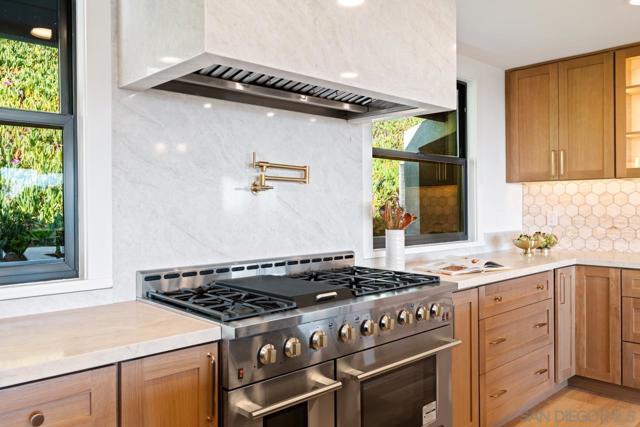 4911 Beaumont Dr, La Mesa CA: https://media.crmls.org/mediaz/6e553b4e-9669-4896-a034-b8626e7acb8d.jpg