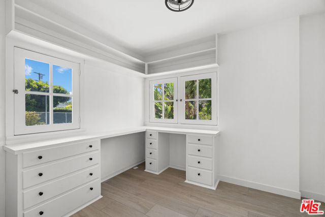 808 Woodacres Road, Santa Monica CA: https://media.crmls.org/mediaz/6e5556ed-c398-4339-b21b-9302b54cf9dc.jpg