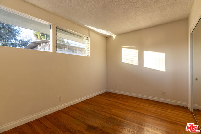 11131 ROSE Avenue, Los Angeles CA: https://media.crmls.org/mediaz/6e563e84-926b-4fbd-85df-5470b453f9bf.jpg