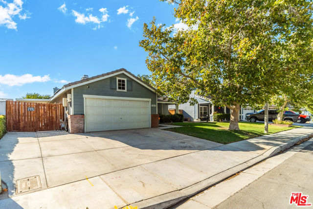 Image 3 for 43243 Vineyard Dr, Lancaster, CA 93535