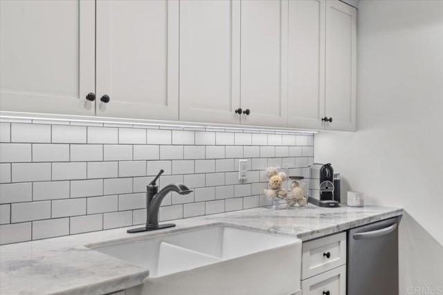 Detail Gallery Image 5 of 26 For 2715 Camino Del Mar, Del Mar,  CA 92014 - 2 Beds | 2 Baths