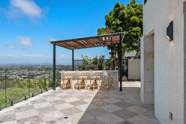 6675 Caminito Lindrick, La Jolla CA: https://media.crmls.org/mediaz/6e579010-f5ab-443d-a1d1-44caa4f327fc.jpg