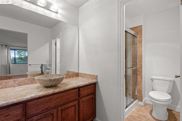 22012 Sevilla Rd, Hayward CA: https://media.crmls.org/mediaz/6e57afb1-59eb-42c3-ac18-ee24ccc43122.jpg