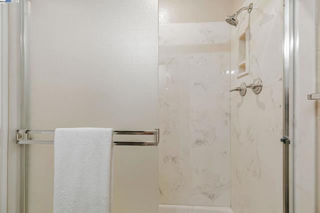 34915 Skylark Dr, Union City CA: https://media.crmls.org/mediaz/6e57db58-7f4c-4b95-8dd5-af9616466821.jpg