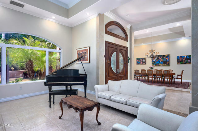 1690 Calle Tierra Vista, Camarillo CA: https://media.crmls.org/mediaz/6e57f20c-bde2-4acc-8f30-5a11f05950f6.jpg