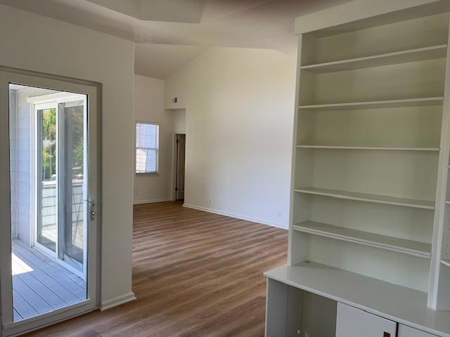 63 WATERSIDE Circle, Redwood City CA: https://media.crmls.org/mediaz/6e583373-9242-4dd9-8540-9012507c0089.jpg