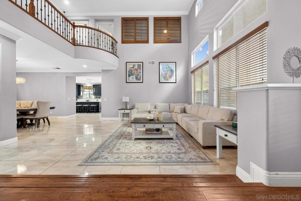 5192 Bay Crest
