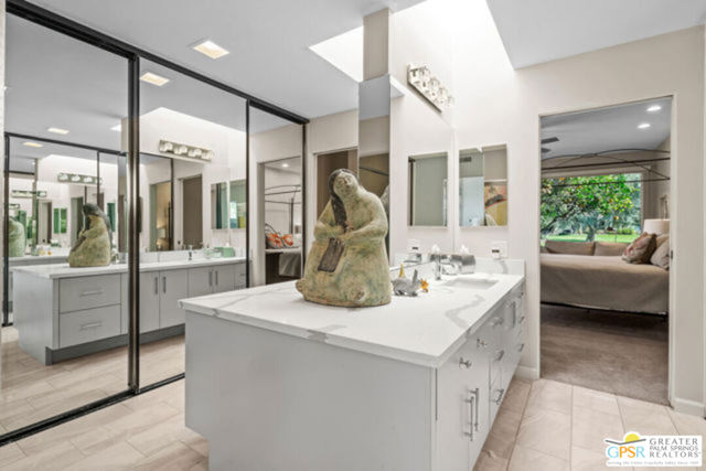 138 Desert West, Rancho Mirage CA: https://media.crmls.org/mediaz/6e596ffd-f408-4f67-9c2b-2f8dc44f0bd6.jpg